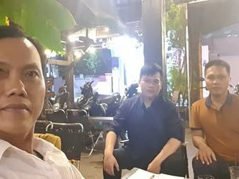 Cà phê với các thành viên ban Thư Ký -> sẵn sàng cho các hoạt động hỗ trợ kết nối cho các CEO DN sản xuất vào tháng 11 từ Kết Nối KD
