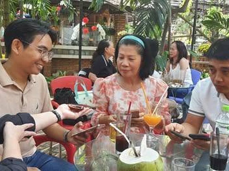 HOẠT ĐỘNG CÀ PHÊ GIAO LƯU KẾT NỐI VỚI CÁC DN - CÁC THÀNH VIÊN GIAO LƯU VÀ KẾT NỐI VỚI NHAU