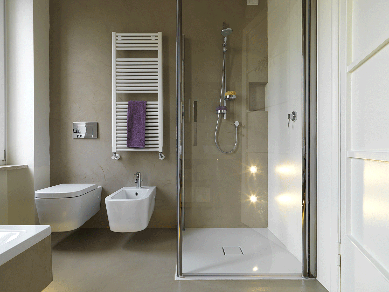 Vách ngăn kính mờ phòng tắm - Tận hưởng không gian tắm tươi mới với vách ngăn kính mờ, mang đến sự riêng tư và thoải mái cho không gian phòng tắm của bạn.