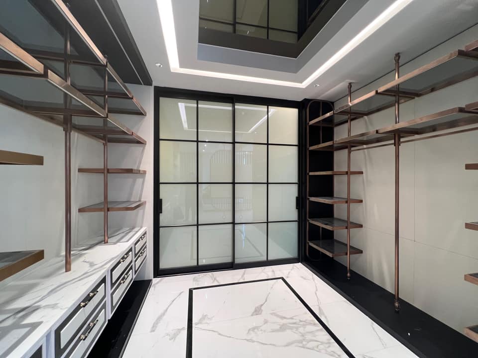 Khả năng chống tia UV lên tới 98% bảo vệ an toàn phía sau tấm kính Khả năng chống tia UV lên tới 98% bảo vệ an toàn phía sau tấm kính