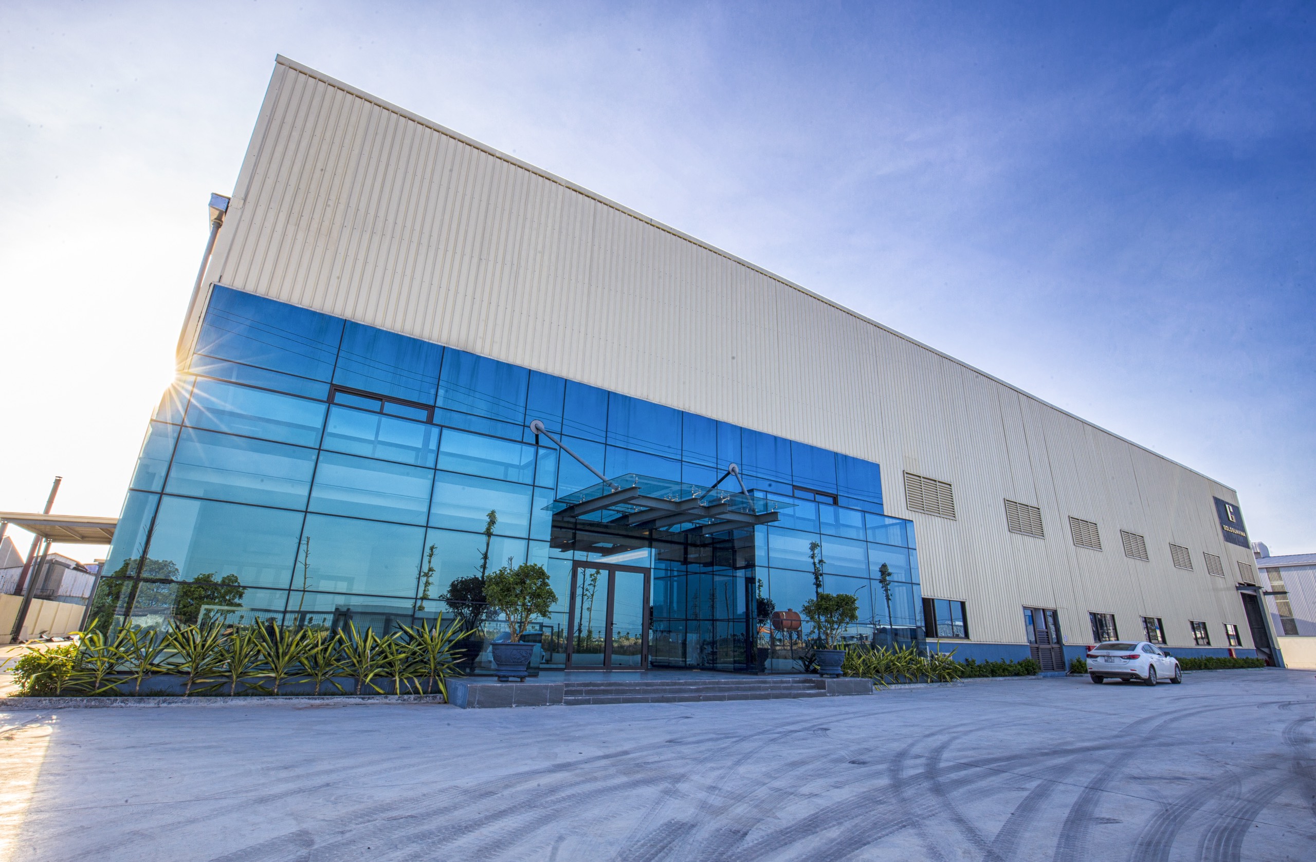 Tìm đến địa chỉ uy tín để tư vấn mua rèm kính hộp chính hãng giá tốt  Tìm đến địa chỉ uy tín để tư vấn mua rèm kính hộp chính hãng giá tốt