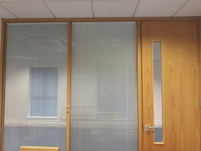 Thi công rèm kính hộp tại văn phòng làm việc mang lại nhiều tiện ích khi sử dụng Thi công rèm kính hộp tại văn phòng làm việc mang lại nhiều tiện ích khi sử dụng