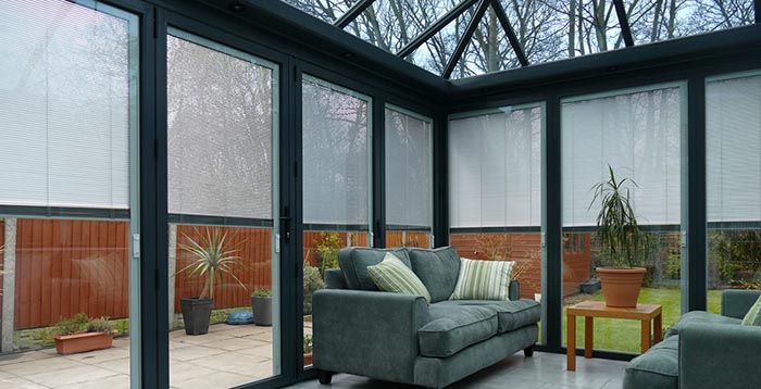 Có thể thiết kế rèm kính hộp theo số đo yêu cầu của khách hàng  Có thể thiết kế rèm kính hộp theo số đo yêu cầu của khách hàng