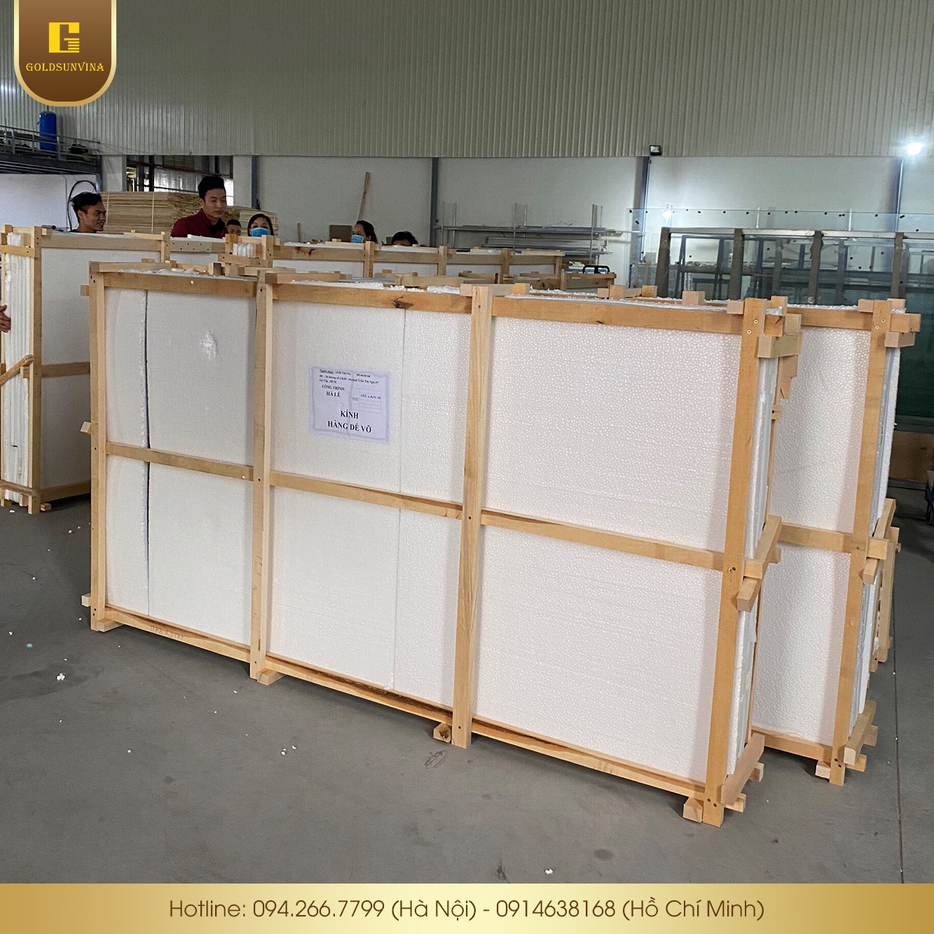 Sản phẩm được đóng gói cẩn thận trước khi vận chuyển tới nơi thi công Sản phẩm được đóng gói cẩn thận trước khi vận chuyển tới nơi thi công