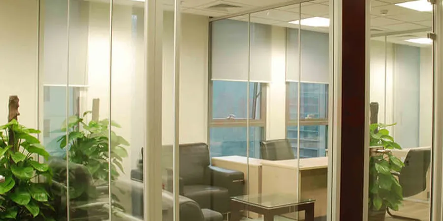 Cửa kính thiết kế thông minh - lựa chọn tối ưu cho phòng khám/bệnh viện