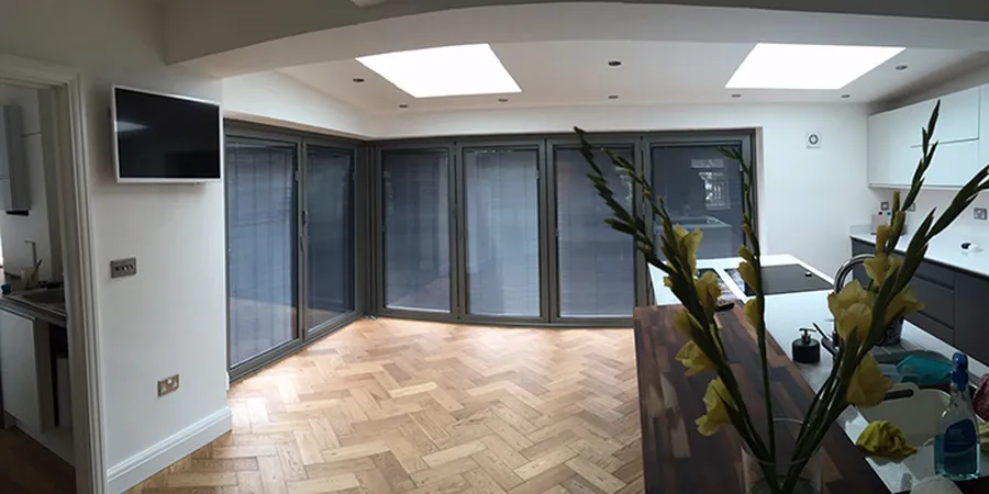 Kinh nghiệm chọn rèm trong kính phù hợp nhà phố