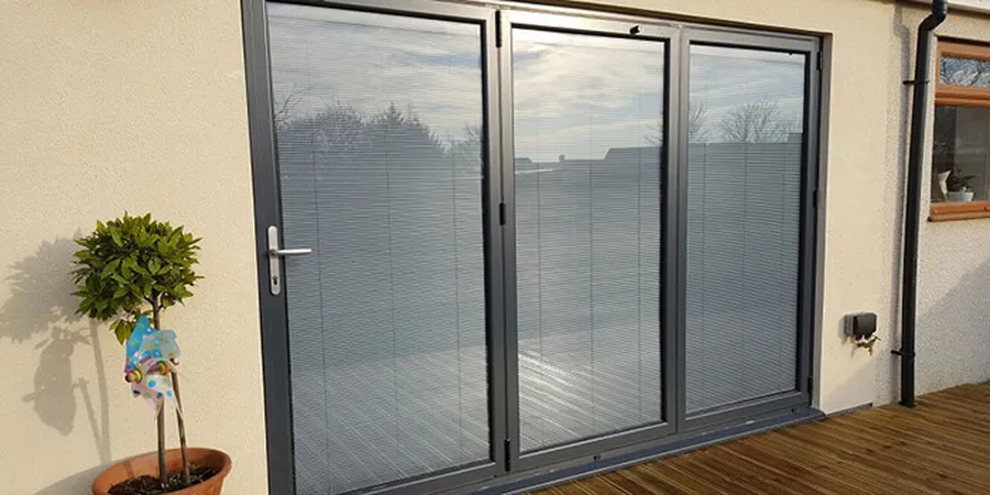 Rèm trong hộp kính giá như thế nào?