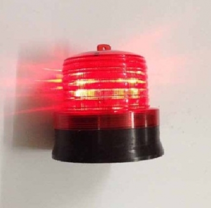 Thiết bị cảnh báo giao thông có ánh sáng