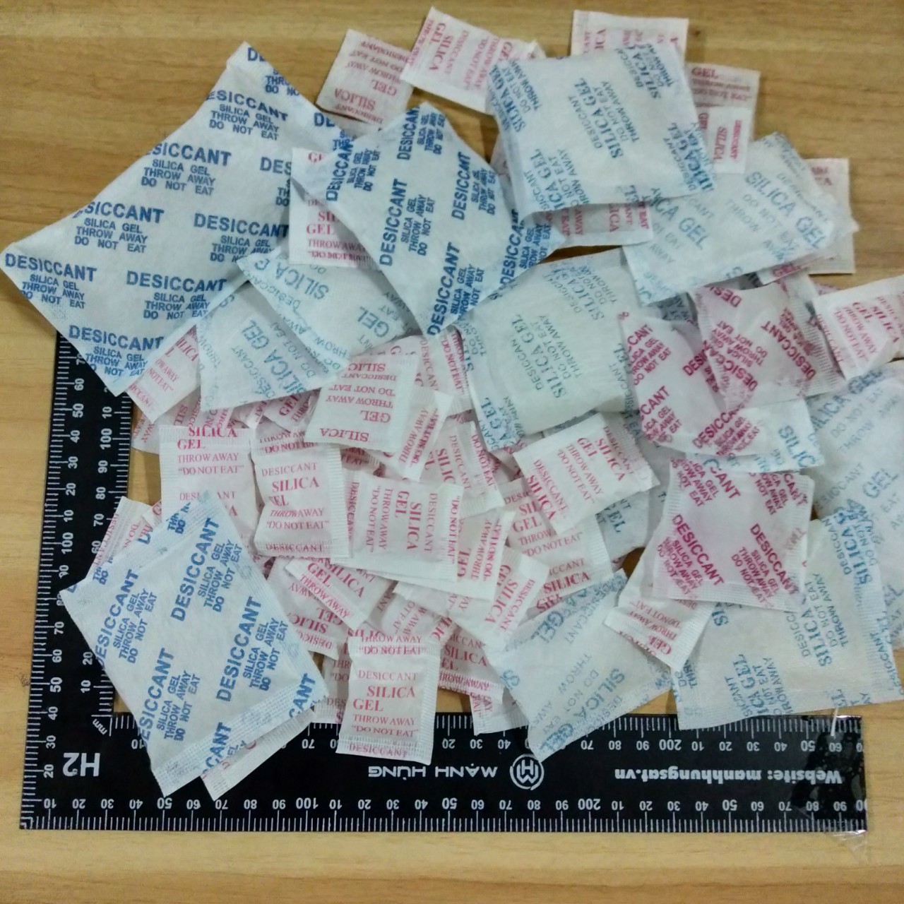 Cách sử dụng gói chống ẩm hiệu quả nhất Cách sử dụng gói chống ẩm hiệu quả nhất