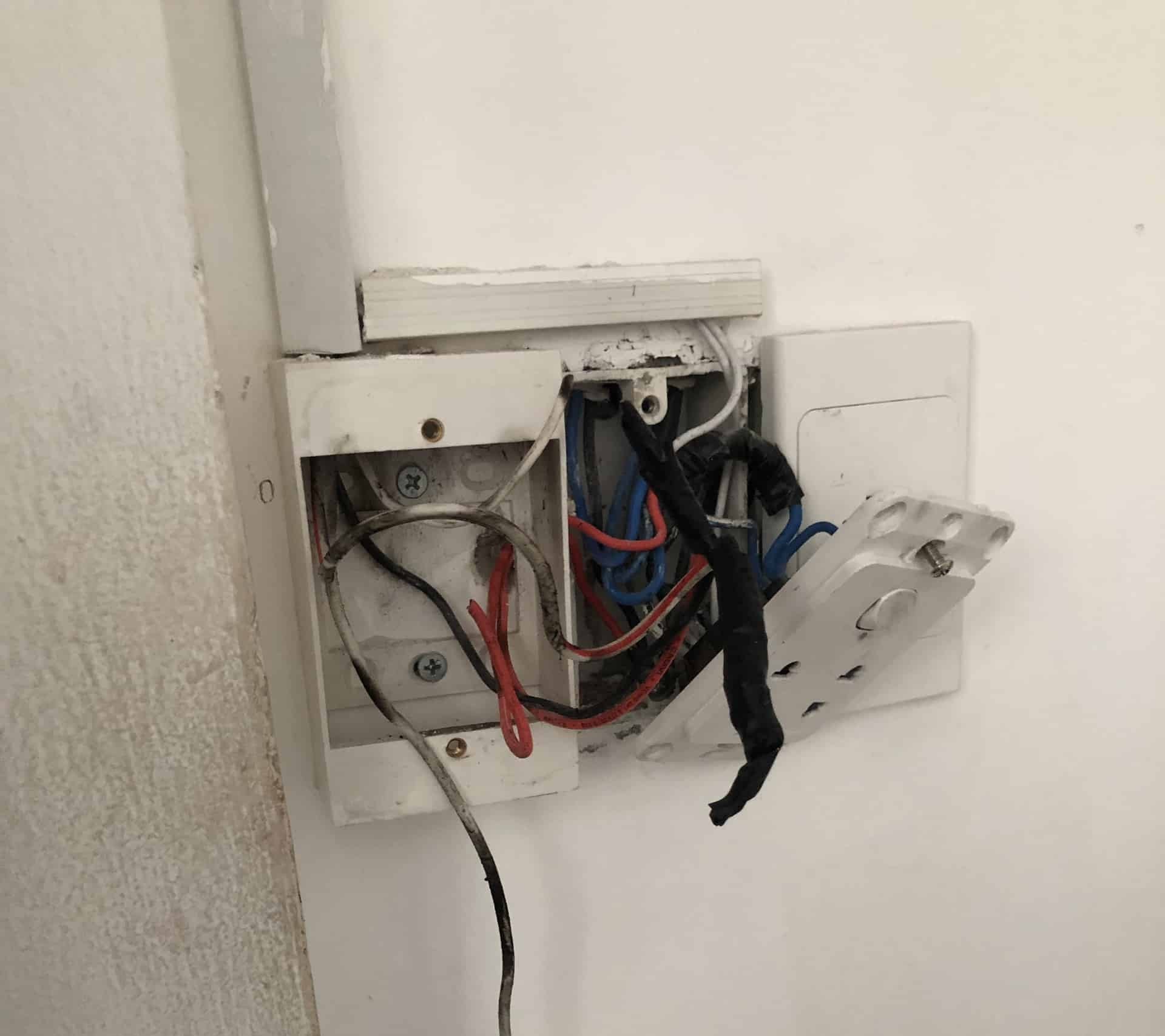 Cách Sửa chữa công tắc điện bị lỏng, công tắc điện bị nóng chảy Cách Sửa chữa công tắc điện bị lỏng, công tắc điện bị nóng chảy