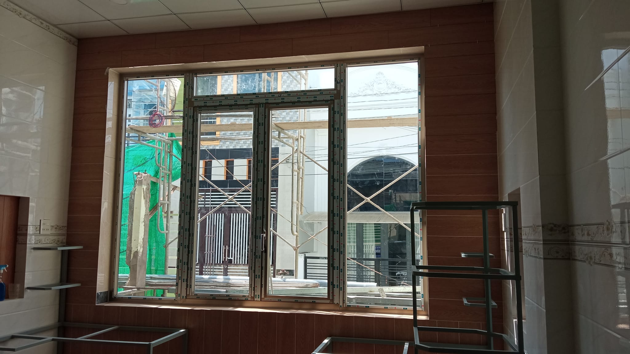 Dịch vụ thi công cửa sổ nhôm kính tại Biên Hòa Dịch vụ thi công cửa sổ nhôm kính tại Biên Hòa