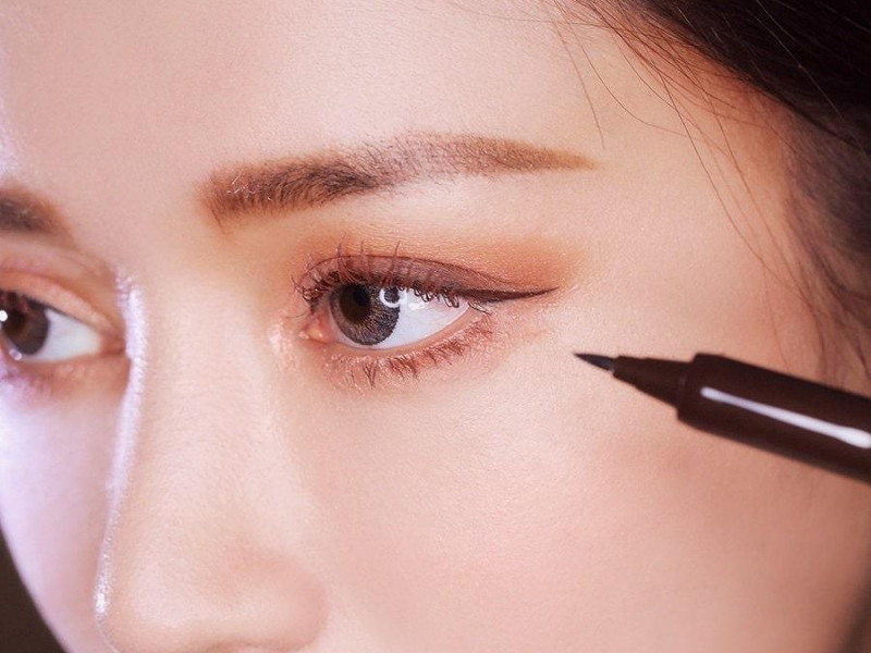 Trang điểm mắt theo tông cam đào Trang điểm mắt theo tông cam đào