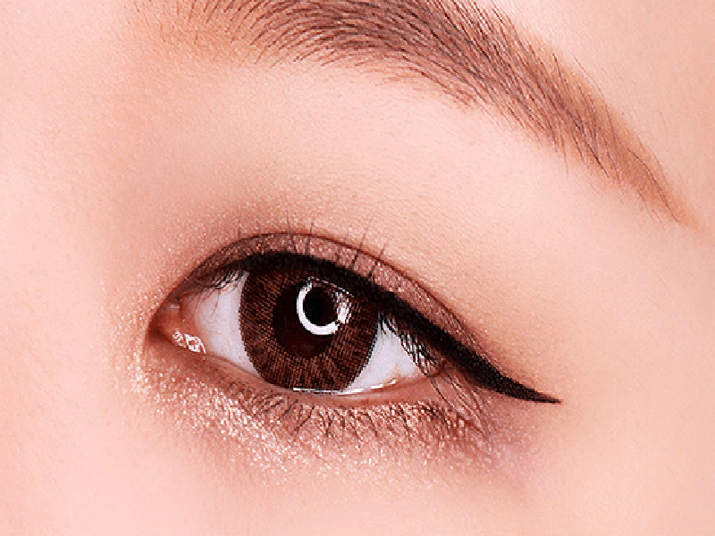 Trang điểm mắt theo tông nâu sáng Trang điểm mắt theo tông nâu sáng