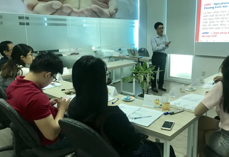 Một số hình ảnh khóa đào tạo Public: Nhận thức & Đánh giá nội bộ ISO 22000:2018/HACCP (học ngày 05 - 06/10/2019) Một số hình ảnh khóa đào tạo Public: Nhận thức & Đánh giá nội bộ ISO 22000:2018/HACCP (học ngày 05 - 06/10/2019)