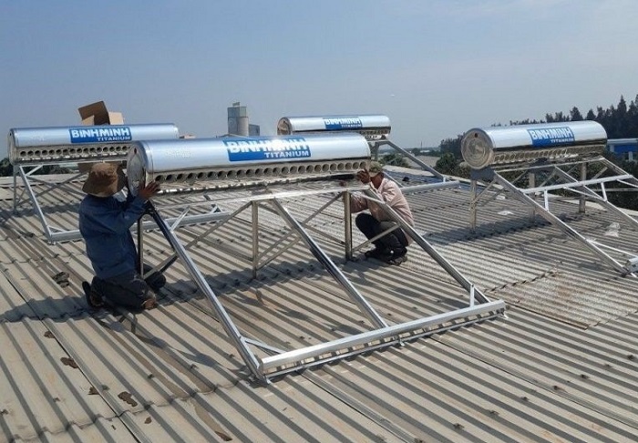 Máy nước nóng năng lượng mặt trời Bình Minh được nhiều khách hàng tin dùng Máy nước nóng năng lượng mặt trời Bình Minh được nhiều khách hàng tin dùng