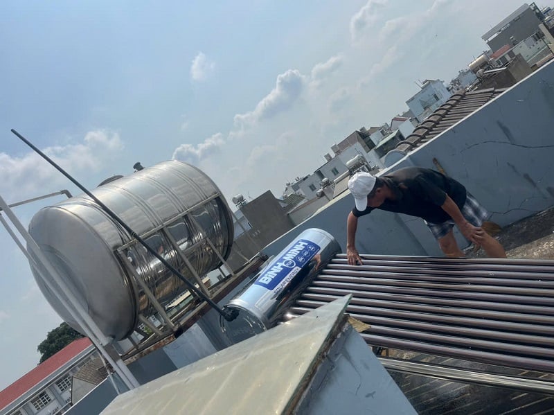 Bàn giao Máy nước nóng năng lượng mặt trời Quận 12 Bàn giao Máy nước nóng năng lượng mặt trời Quận 12