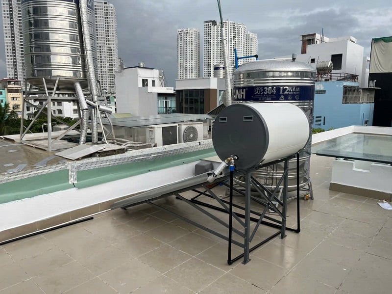 Bàn giao Máy nước nóng tấm phẳng Megasun 150L Bàn giao Máy nước nóng tấm phẳng Megasun 150L