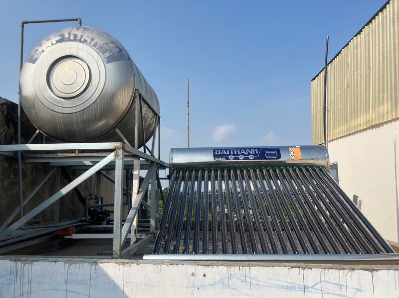 Bàn giao Máy nước nóng NLMT Đại Thành 250L tại Bình Thạnh Bàn giao Máy nước nóng NLMT Đại Thành 250L tại Bình Thạnh