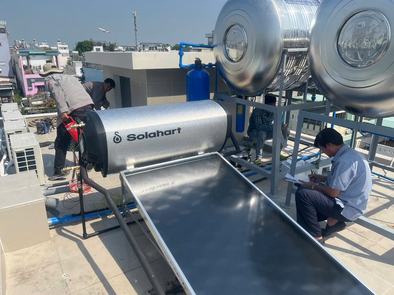 Bàn giao Máy nước nóng Soalahart 180L Premium tại Tân Bình Bàn giao Máy nước nóng Soalahart 180L Premium tại Tân Bình