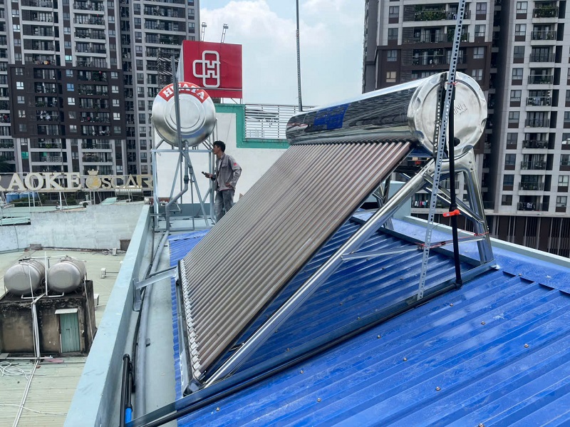 Lắp đặt trọn gói Máy nước nóng năng lượng mặt trời 320L-30 ống Lắp đặt trọn gói Máy nước nóng năng lượng mặt trời 320L-30 ống