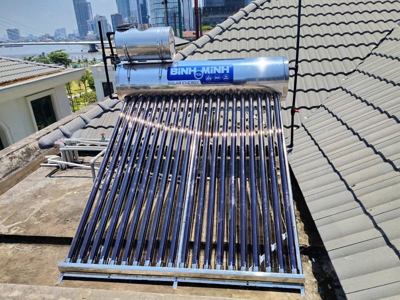 Bàn giao công trình Bồn phụ cho máy nước nóng NLMT 200L Bàn giao công trình Bồn phụ cho máy nước nóng NLMT 200L