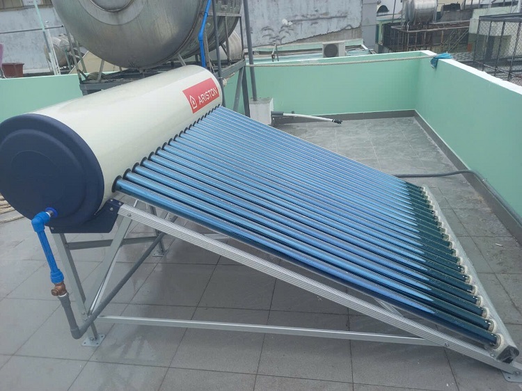 Mặt bên Trái - Máy nước nóng năng lượng mặt trời Ariston Mặt bên Trái - Máy nước nóng năng lượng mặt trời Ariston