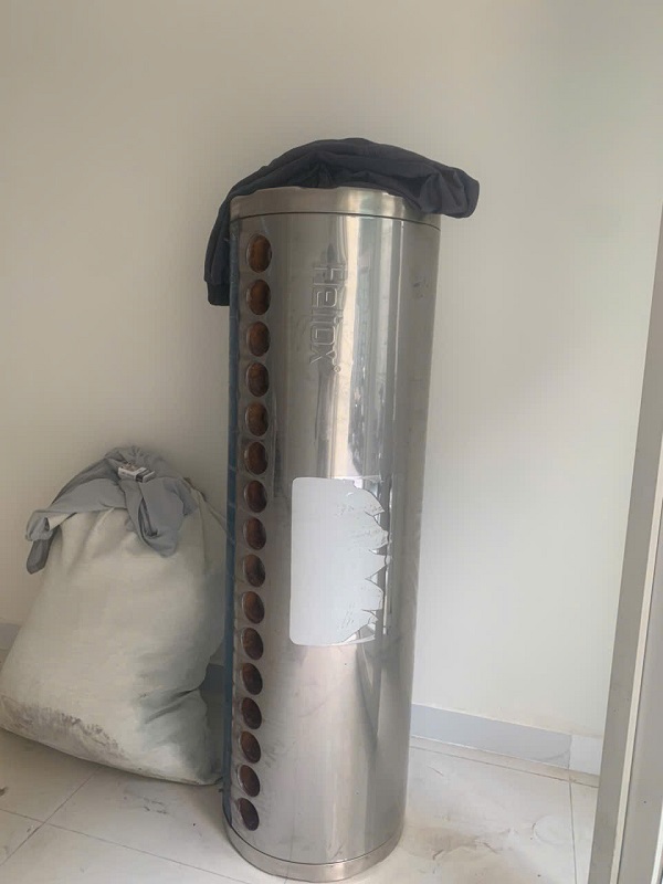 Bình Bảo Ôn cũ bị hỏng, Rò rỉ nước Bình Bảo Ôn cũ bị hỏng, Rò rỉ nước