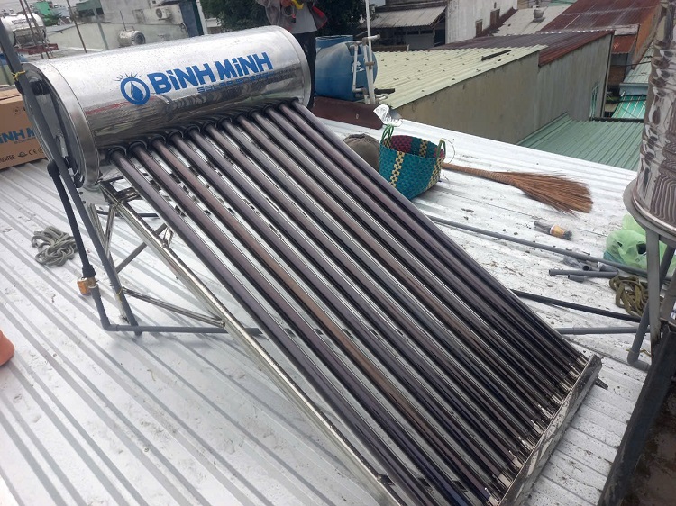 Máy NLMT Bình Minh lắp trên mái tôn Máy NLMT Bình Minh lắp trên mái tôn