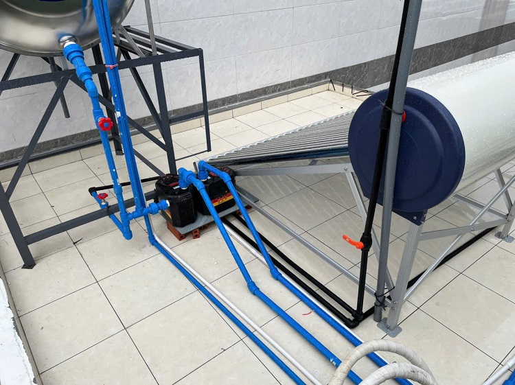 máy nước nóng năng lượng mặt trời 300 lít máy nước nóng năng lượng mặt trời 300 lít