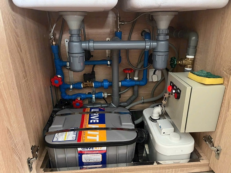 Hình ảnh thực tế lắp đặt bể tách mỡ nhập khẩu Thái Lan Hình ảnh thực tế lắp đặt bể tách mỡ nhập khẩu Thái Lan