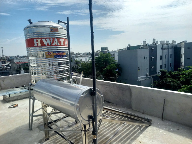 Chân cao Bồn nước kèm Máy nước nóng mặt trời Chân cao Bồn nước kèm Máy nước nóng mặt trời