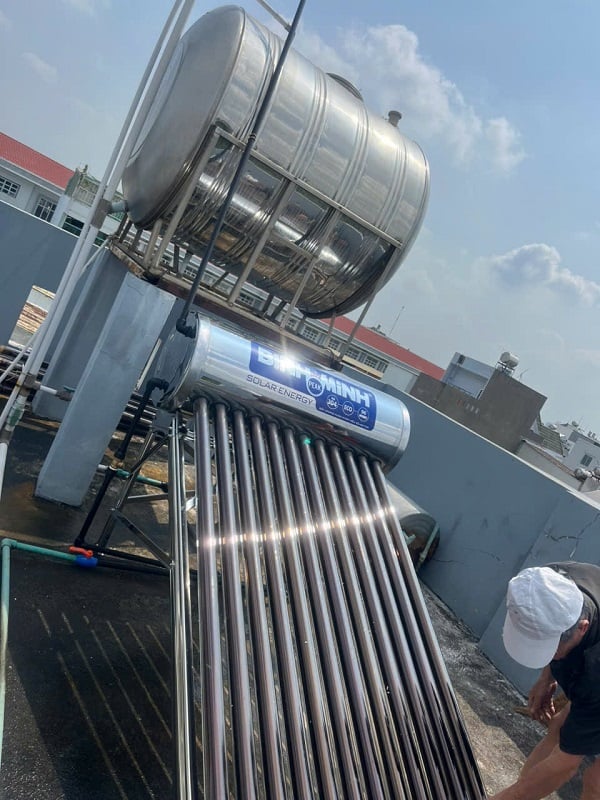 Thay mới Máy nước nóng năng lượng mặt trời Quận 12 Thay mới Máy nước nóng năng lượng mặt trời Quận 12