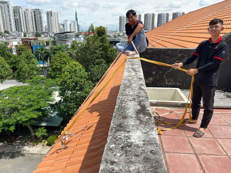 Đội kéo Bồn nước inox Hwata tại TPHCM Đội kéo Bồn nước inox Hwata tại TPHCM