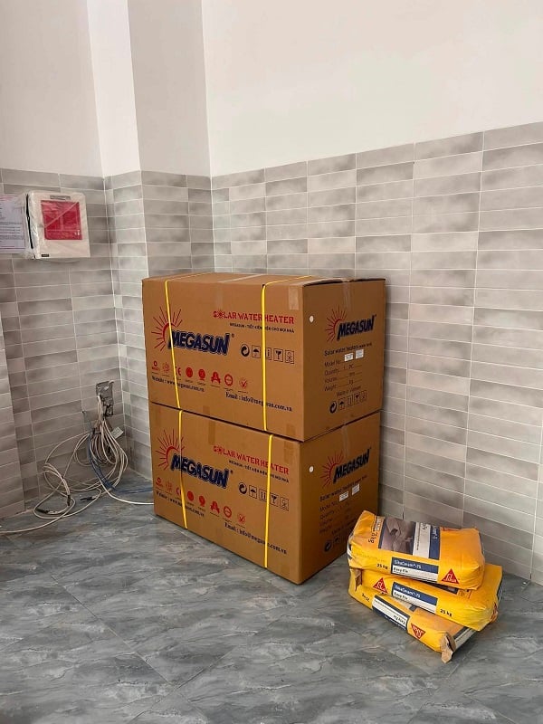 Giao hàng Máy nước nóng Tấm phẳng Megasun Giao hàng Máy nước nóng Tấm phẳng Megasun