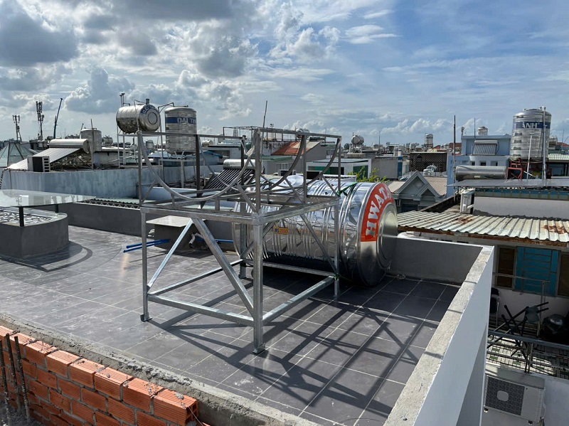 Hàn chân kẽm Bồn nước inox 2000L Ngang Hàn chân kẽm Bồn nước inox 2000L Ngang