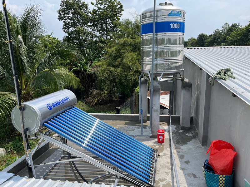 Bàn giao Máy NLMT Bình Minh 130L-12 ống F58 tại Hóc Môn Bàn giao Máy NLMT Bình Minh 130L-12 ống F58 tại Hóc Môn