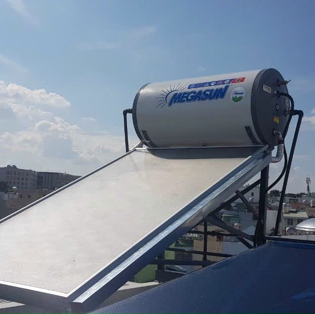 Bàn giao Máy nước nóng mặt trời tấm phẳng Megasun 200l Chịu áp Bàn giao Máy nước nóng mặt trời tấm phẳng Megasun 200l Chịu áp