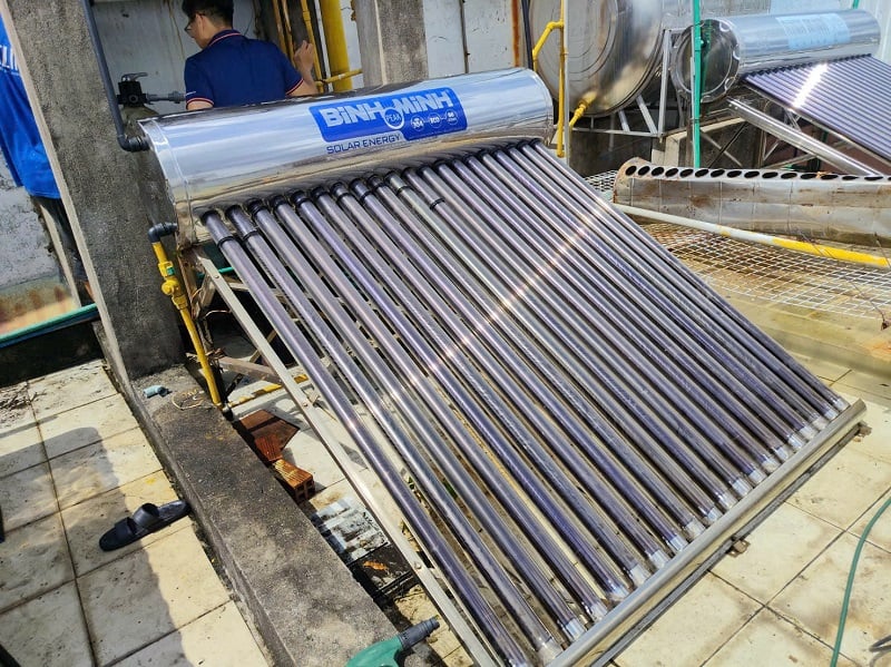 Thay Bình bảo ôn Máy nước nóng mặt trời Bình Minh Thay Bình bảo ôn Máy nước nóng mặt trời Bình Minh
