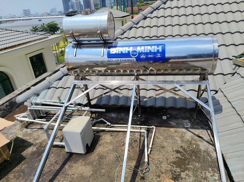 Lắp Bồn phụ cho máy nước nóng NLMT 200L Lắp Bồn phụ cho máy nước nóng NLMT 200L