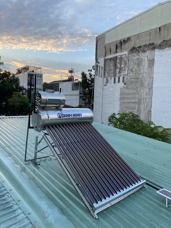 Lắp Bồn phụ Máy nước nóng mặt trời Bình Minh 160L-15 ống tại Gò Vấp Lắp Bồn phụ Máy nước nóng mặt trời Bình Minh 160L-15 ống tại Gò Vấp