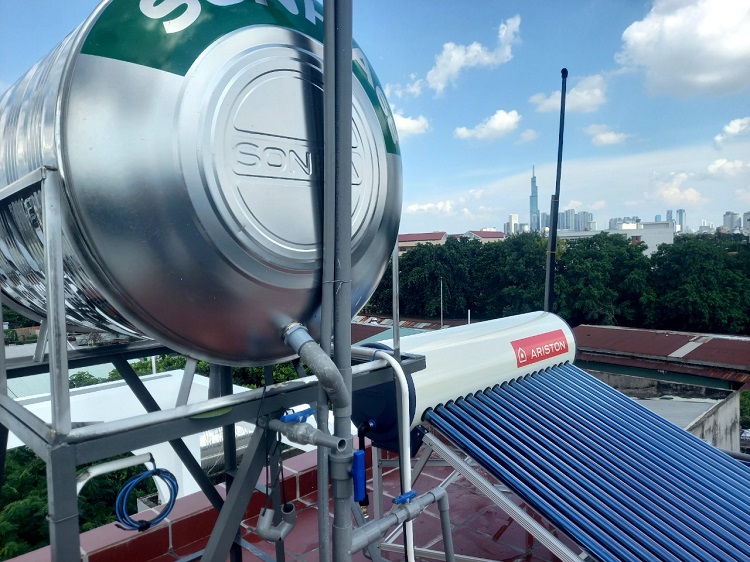 Hoàn thiện Cấu tạo Máy nước nóng NLMT Ariston 190L ECO2 Hoàn thiện Cấu tạo Máy nước nóng NLMT Ariston 190L ECO2