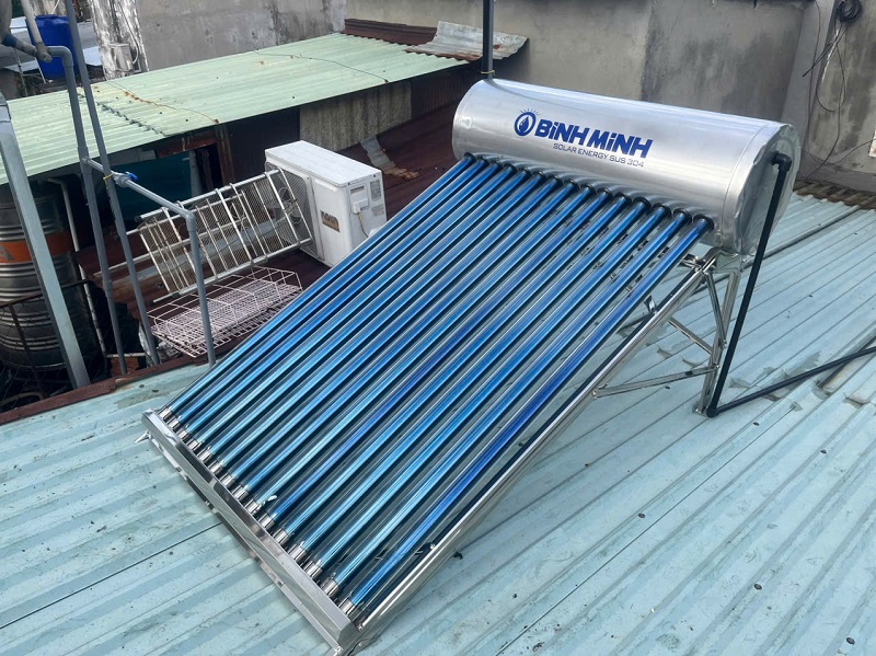 Máy nước nóng năng lượng mặt trời trên mái tôn An toàn, Chuyên nghiệp Máy nước nóng năng lượng mặt trời trên mái tôn An toàn, Chuyên nghiệp