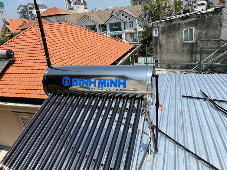 Hoàn thiện Máy nước nóng mặt trời tại Gò Vấp Hoàn thiện Máy nước nóng mặt trời tại Gò Vấp