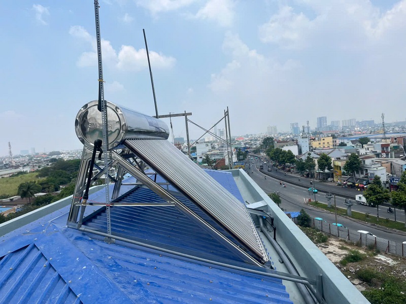 lắp máy nước nóng NLMT tại Bình Thạnh lắp máy nước nóng NLMT tại Bình Thạnh