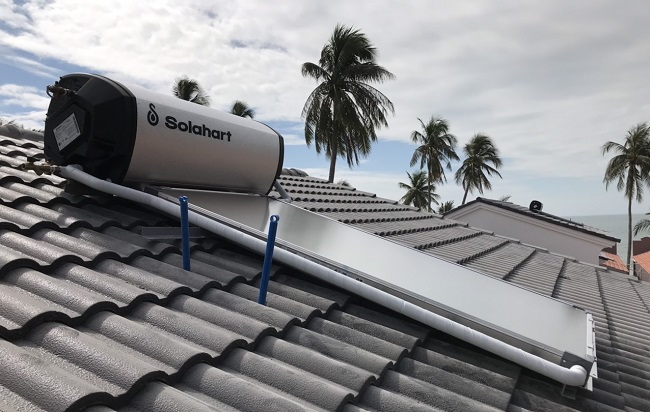 Lắp máy nước nóng Solahart Premium trên mái nghiêng Lắp máy nước nóng Solahart Premium trên mái nghiêng