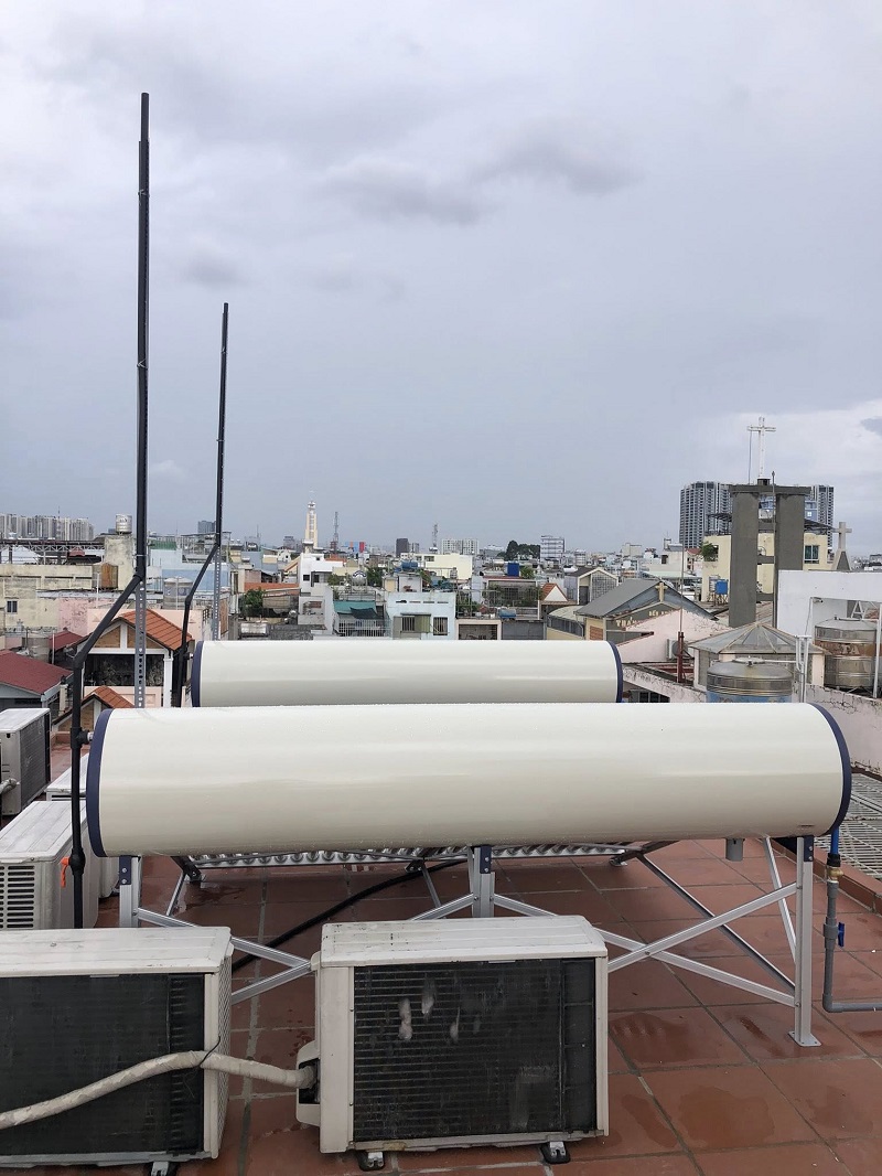 Mặt sau Năng lượng mặt trời Ariston 300L-28 ống F58 ECO2 Mặt sau Năng lượng mặt trời Ariston 300L-28 ống F58 ECO2