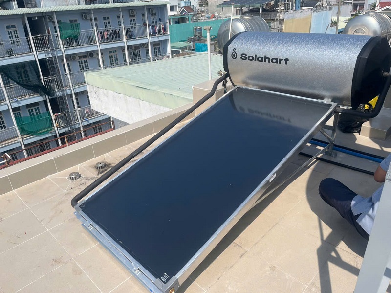 Mặt trước Máy nước nóng Soalahart 180L Premium Mặt trước Máy nước nóng Soalahart 180L Premium