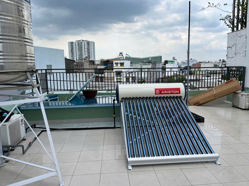 Hoàn thiện Máy nước nóng mặt trời Ariston ECO2, 190L-18 ống F58 Thủ Đức Hoàn thiện Máy nước nóng mặt trời Ariston ECO2, 190L-18 ống F58 Thủ Đức