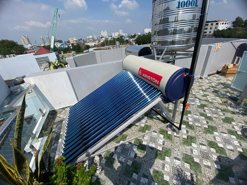 Bàn giao Sản phẩm NLMT Ariston 190L - 18 ống F58 Bàn giao Sản phẩm NLMT Ariston 190L - 18 ống F58