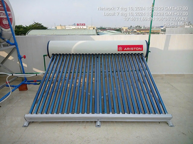 Máy nước nóng năng lượng mặt trời Ariston 250l tại TPHCM Máy nước nóng năng lượng mặt trời Ariston 250l tại TPHCM